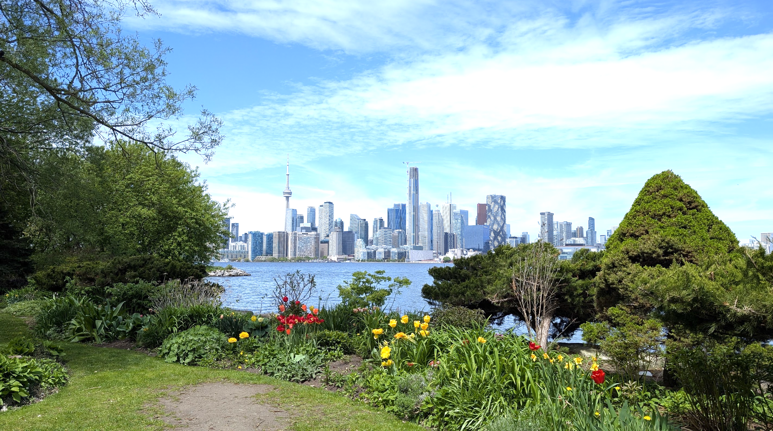 Toronto Travel Guide: What to See, Eat & Explore